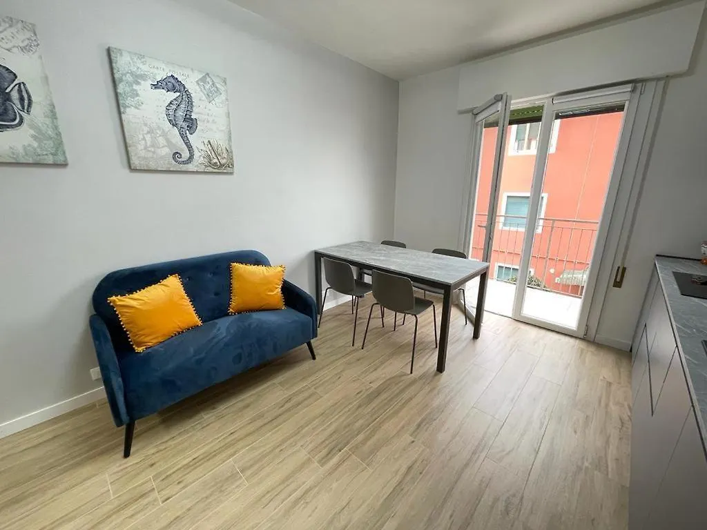 Condominio Rosa- Walterigato Apartments-Solo Per Famiglie 리도 디 예솔로 0*,  이탈리아